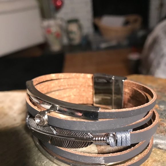 Handcrafted leather bracelets - Picture 3 of 5